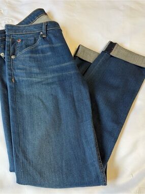 Hudson Bacara straight-cropped cuffed jeans are available in size 28.